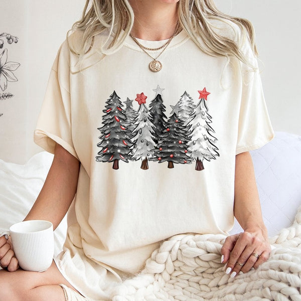 Minimalist Holiday Pine Graphic Tee, Christmas Tree T-Shirt, Festive Winter Seasonal Shirt, Family Xmas Party Outfit, Adorabl