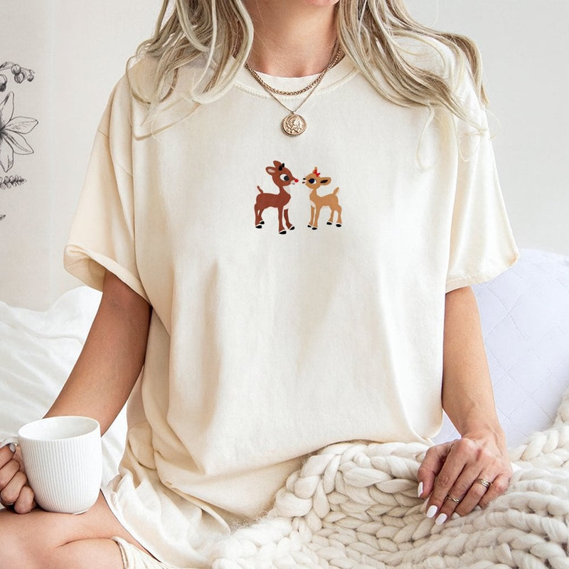 Minimalist Holiday Deer Shirt, Adorable Reindeer Christmas T-Shirt, Festive Reindeer Graphic Tee, Xmas Deer Matching Shirt, Holiday Family Present